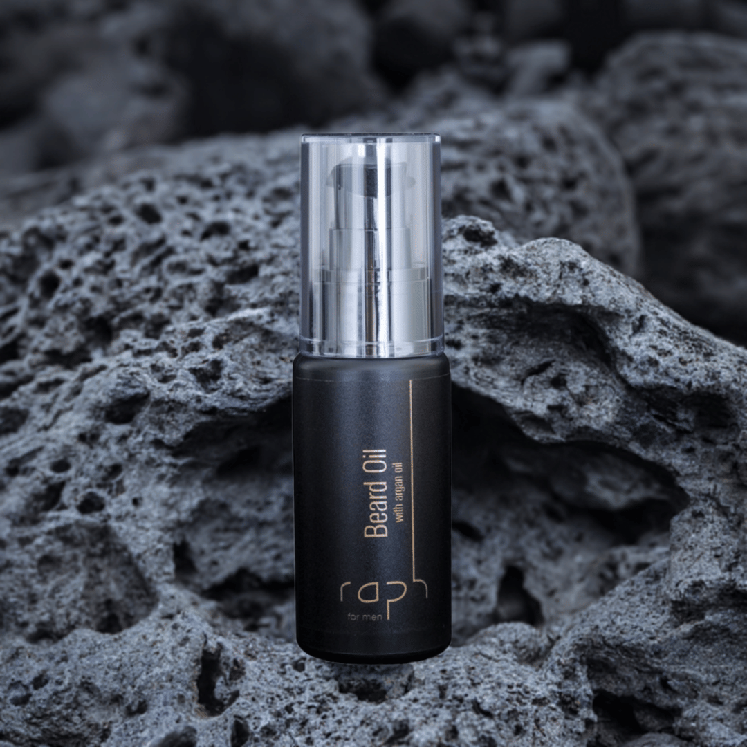 raph for men Beard Oil 50ml, hochwertiges Bartöl mit Pflanzenölen für natürlichen Glanz und Geschmeidigkeit, Moodbild.
